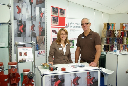 Stefanie Lazi und Hermann Lazi auf dem Messestand der TGZ. Dort stellten wir die Produkte der
Firma
Lazi- Abwassertechnik GmbH vor.